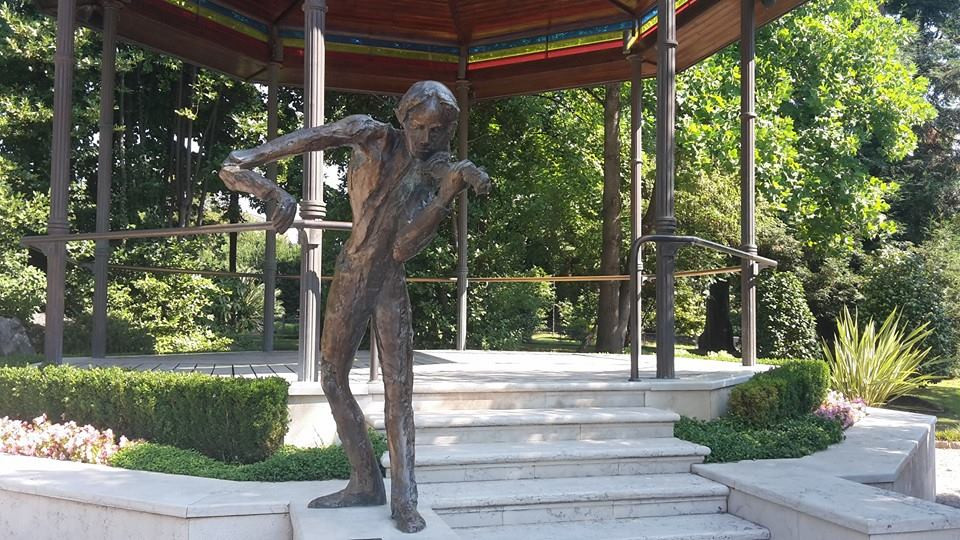 La statua di Jan Kubelik al PArco di Villa Angiolina, Abbazia