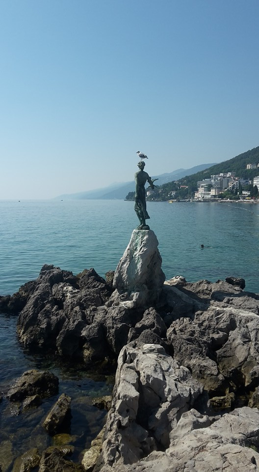 Statua Ragazza con il gabbiano, Opatija, Istria, Croazia