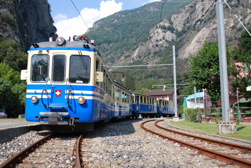 Treno storico in viaggio