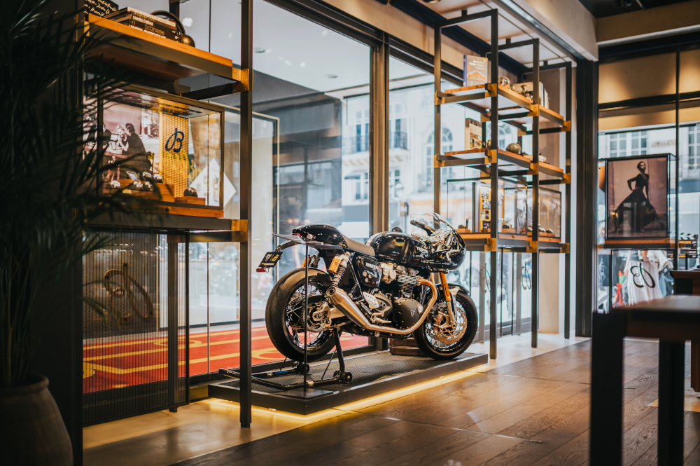 Breitling e Triumph store