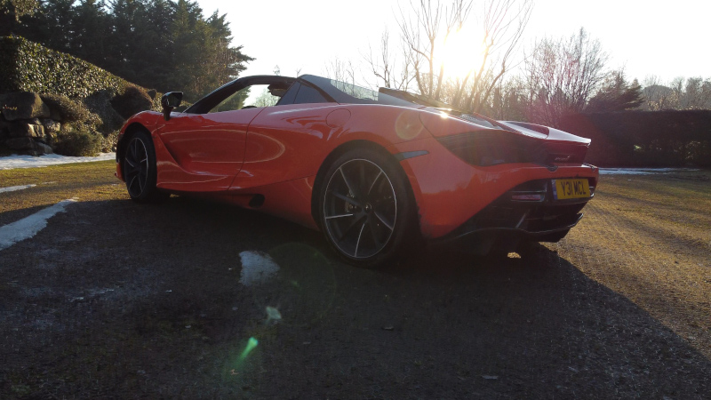 mclaren 720s spider prezzo