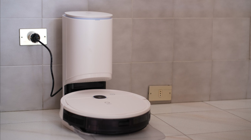 robot aspirapolvere lavapavimenti automatico yeedi