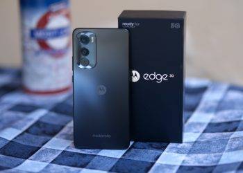 moto edge 30 recensione