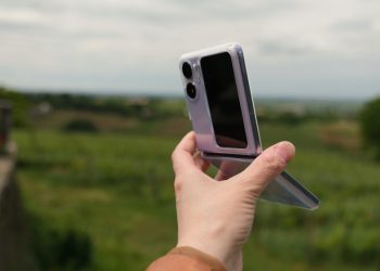 oltrepo pavese smartphone pieghevole oppo