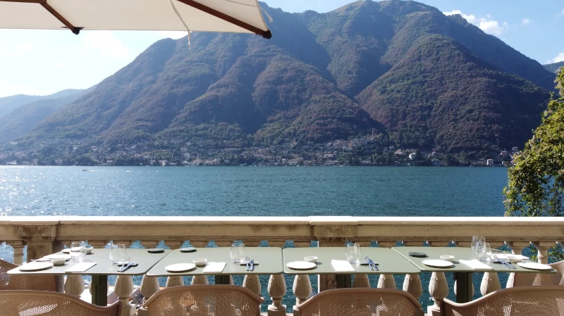 ristorante lago di como con terrazza