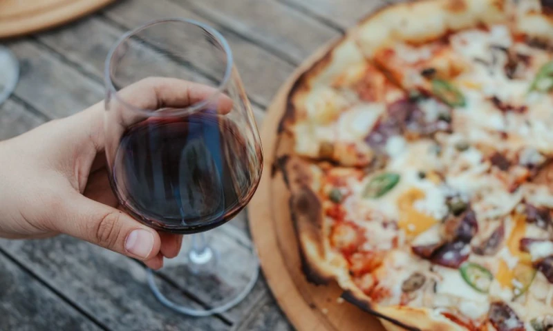 abbinamento pizza e vino