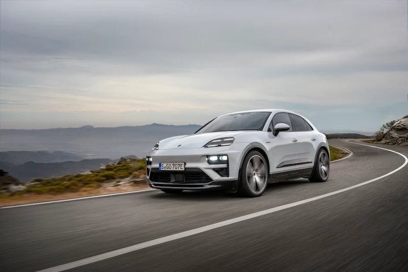 porsche macan 4 elettrica