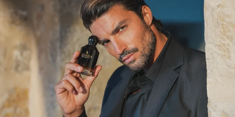 La fragranza Uomo di Gisada ora ha il volto di Mariano Di Vaio