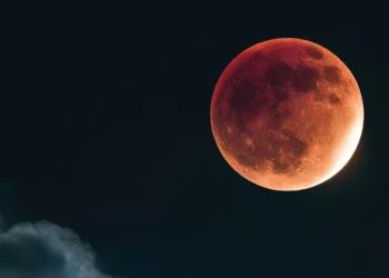 come fotografare la luna rossa