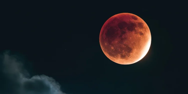 come fotografare la luna rossa